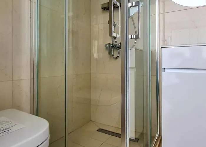 Phaedrus Living: Seaview Emerald Flat Lighthouse 48 *