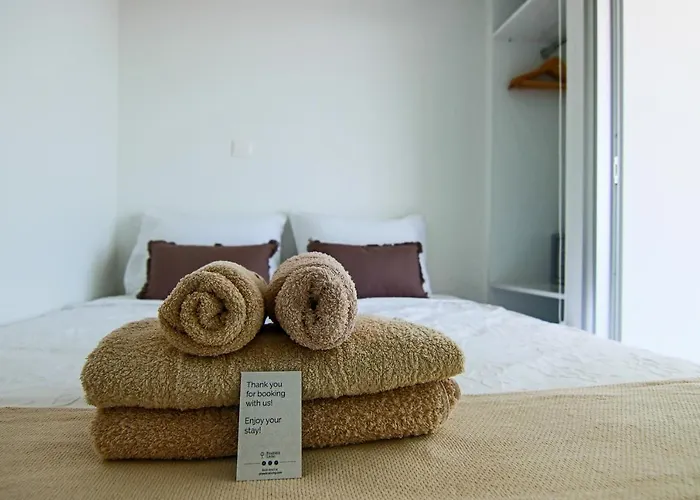 Phaedrus Living: Seaview Emerald Flat Lighthouse 48 * Пафос