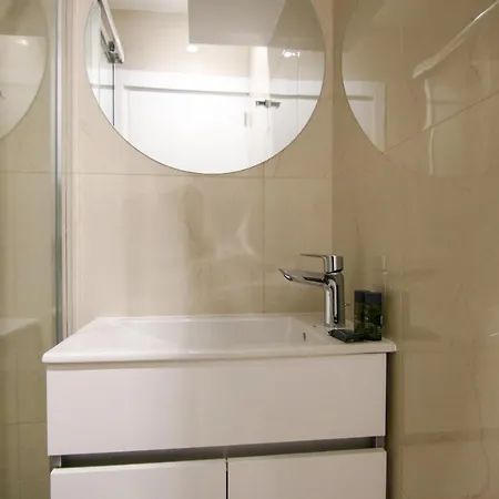 Phaedrus Living: Seaview Emerald Flat Lighthouse 48 Lägenhet *