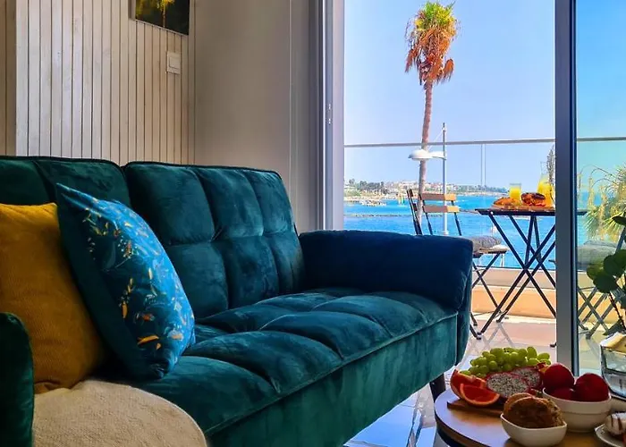 Phaedrus Living: Seaview Emerald Flat Lighthouse 48