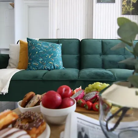 Lh Seaview Emerald Flat *